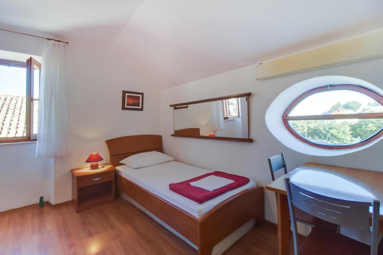 Apartments Rosa Mali Losinj Exterior photo